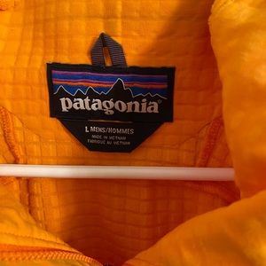 Men’s Patagonia R1 Techface Hoody- Size Large- Mango